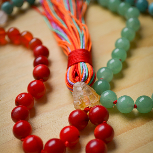 Japa Mala Guacamaya 108 cuentas